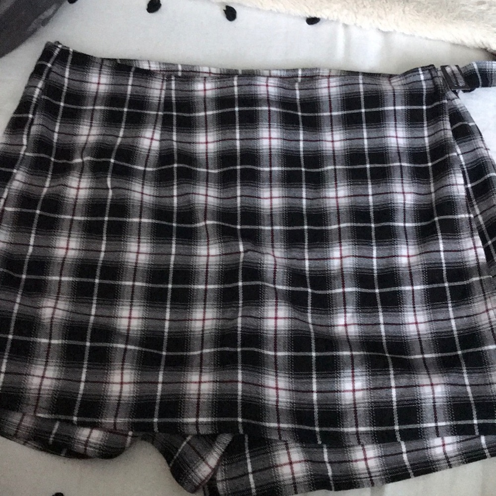 Hot topic skort
